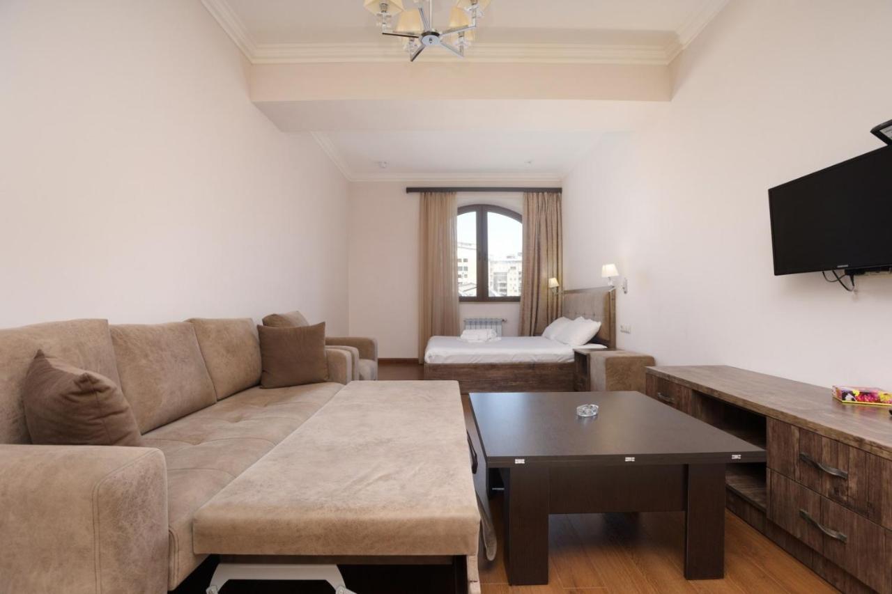 Stay Inn-Apartments On Buzand 17 เยเรวาน ภายนอก รูปภาพ