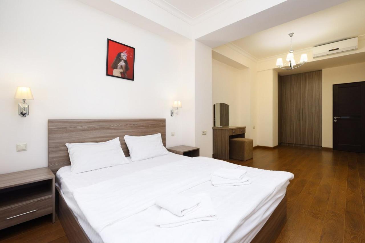 Stay Inn-Apartments On Buzand 17 เยเรวาน ภายนอก รูปภาพ