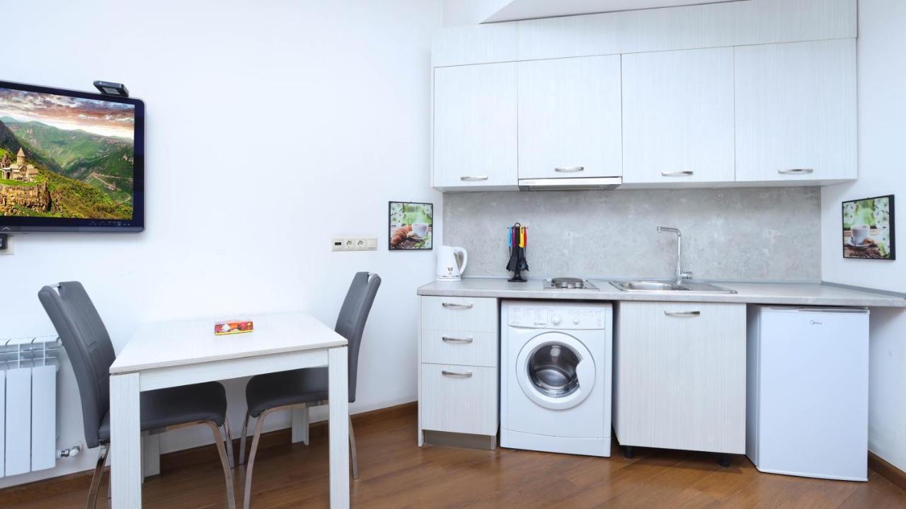 Stay Inn-Apartments On Buzand 17 เยเรวาน ภายนอก รูปภาพ