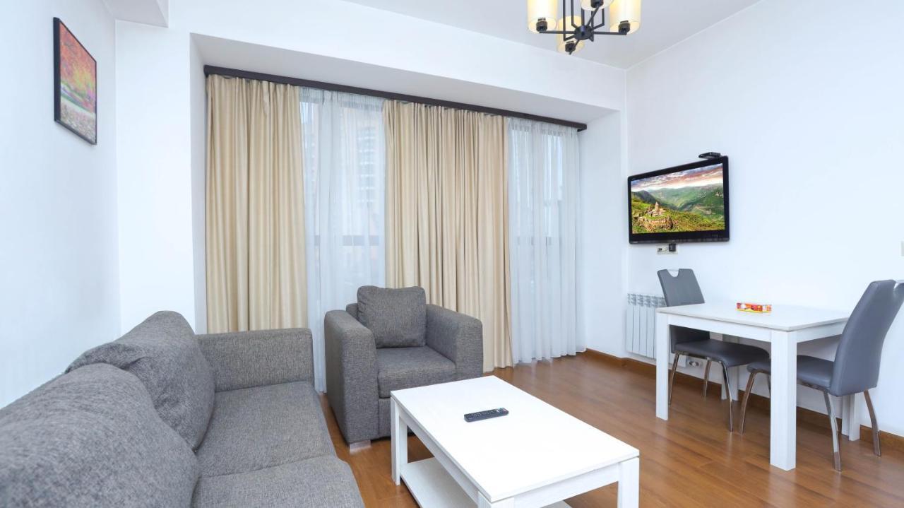 Stay Inn-Apartments On Buzand 17 เยเรวาน ภายนอก รูปภาพ