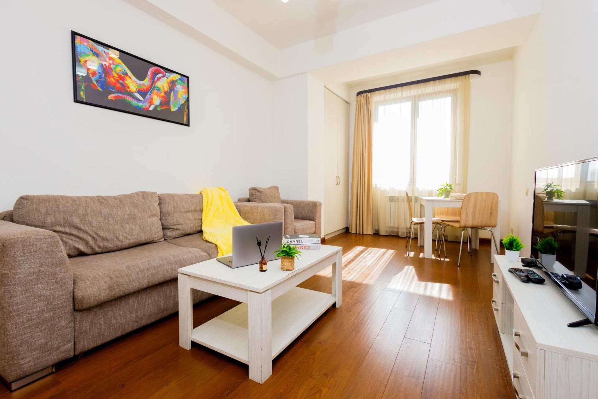 Stay Inn-Apartments On Buzand 17 เยเรวาน ภายนอก รูปภาพ